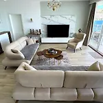 Seafront Oasis Luxury Apartment, With Sae View *