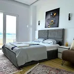 Seafront Oasis Luxury Apartment, With Sae View Apartamento