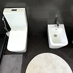 Seafront Oasis Luxury Apartment, With Sae View Sarandë
