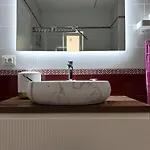 Seafront Oasis Luxury Apartment, With Sae View Apartamento