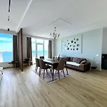 Seafront Oasis Luxury Apartment, With Sae View