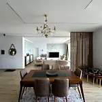 Seafront Oasis Luxury Apartment, With Sae View Sarandë