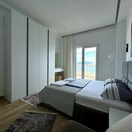 Seafront Oasis Luxury Apartment, With Sae View Apartament