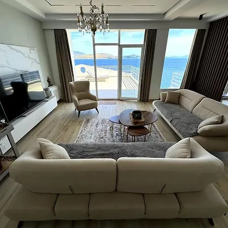 Apartment Seafront Oasis Luxury Apartment, With Sae View
