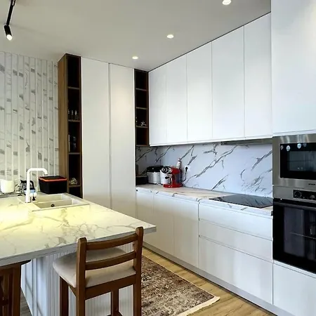 Seafront Oasis Luxury Apartment, With Sae View