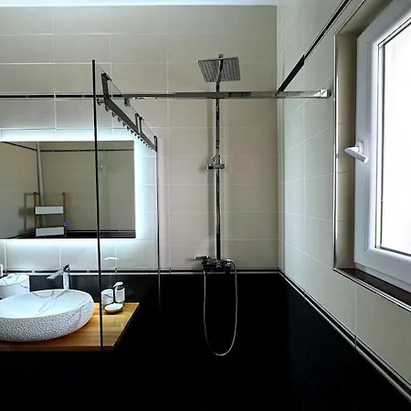 Seafront Oasis Luxury Apartment, With Sae View Sarandë