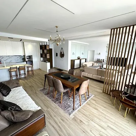 아파트 Seafront Oasis Luxury Apartment, With Sae View