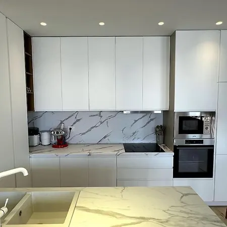 Seafront Oasis Luxury Apartment, With Sae View