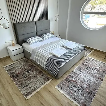 아파트 Seafront Oasis Luxury Apartment, With Sae View