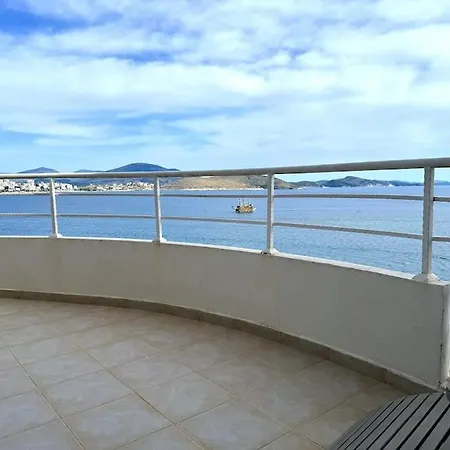 Seafront Oasis Luxury Apartment, With Sae View *