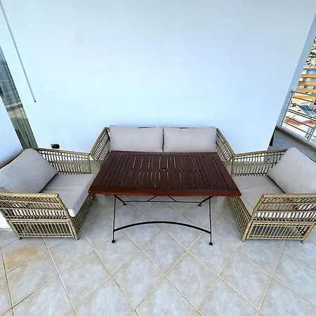 Seafront Oasis Luxury Apartment, With Sae View Sarandë