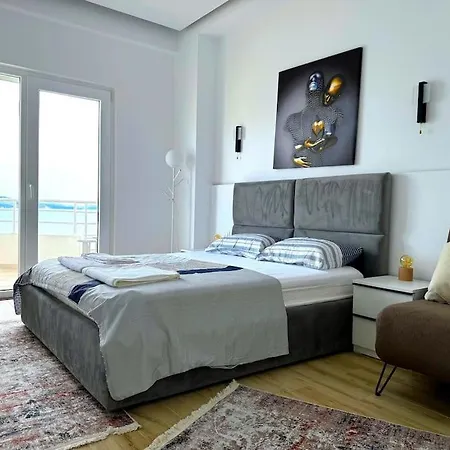 Seafront Oasis Luxury Apartment, With Sae View Lägenhet