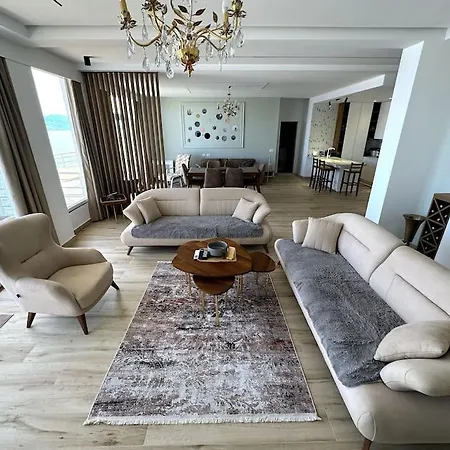 Seafront Oasis Luxury Apartment, With Sae View Appartamento Sarandë