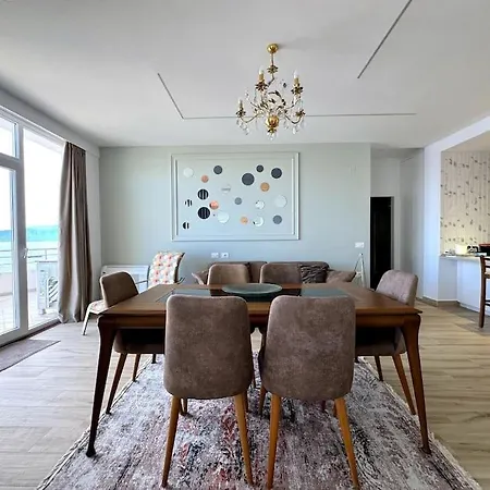 Seafront Oasis Luxury Apartment, With Sae View * Sarandë