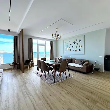 Seafront Oasis Luxury Apartment, With Sae View