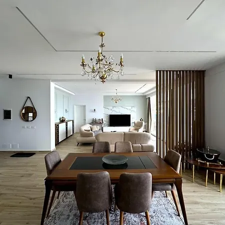 Seafront Oasis Luxury Apartment, With Sae View Sarandë