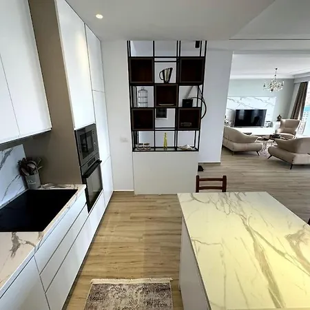 Lägenhet Seafront Oasis Luxury Apartment, With Sae View *