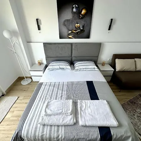 Seafront Oasis Luxury Apartment, With Sae View * Sarandë