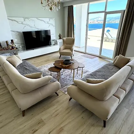 Apartment Seafront Oasis Luxury Apartment, With Sae View