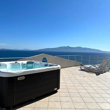 Seafront Oasis Luxury Apartment, With Sae View Apartment