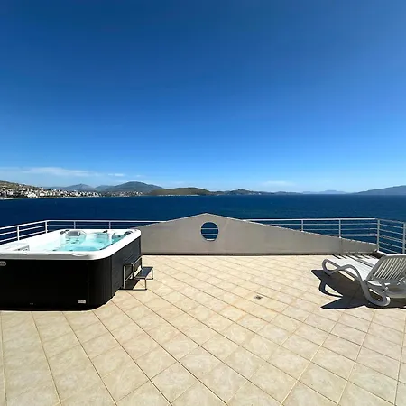 Seafront Oasis Luxury Apartment, With Sae View Appartamento Sarandë