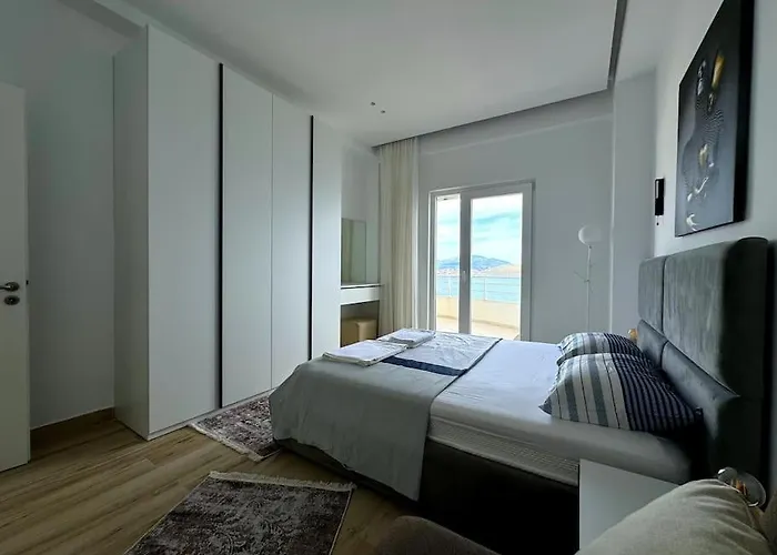 Seafront Oasis Luxury Apartment, With Sae View Apartment