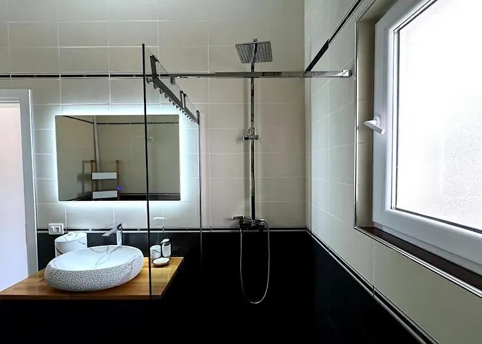 Seafront Oasis Luxury Apartment, With Sae View Sarandë