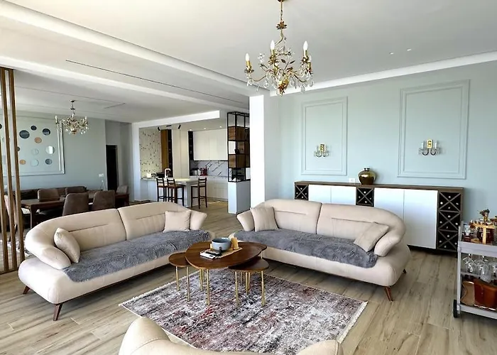 Seafront Oasis Luxury Apartment, With Sae View