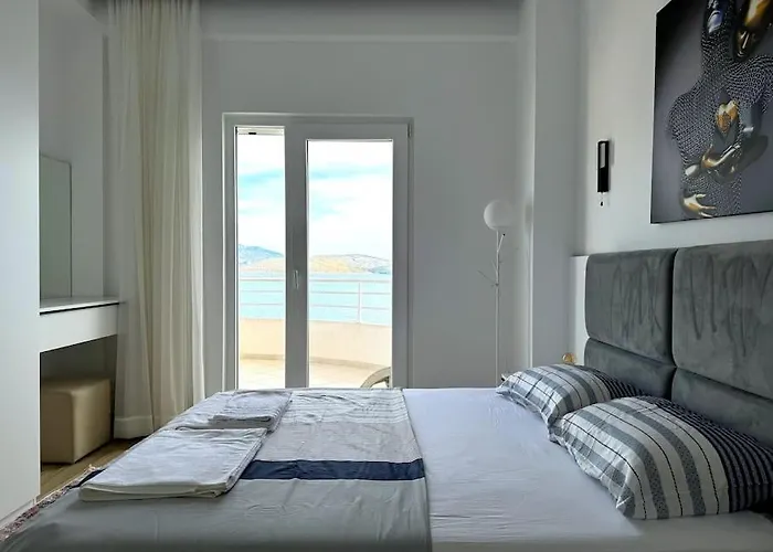 Apartment Seafront Oasis Luxury Apartment, With Sae View *