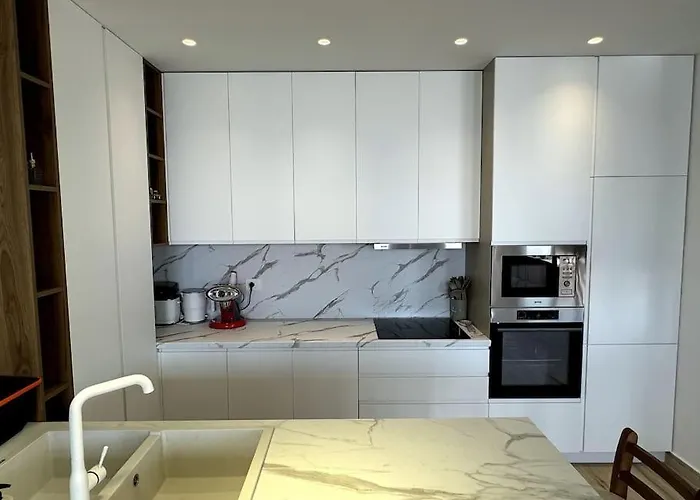 Seafront Oasis Luxury Apartment, With Sae View