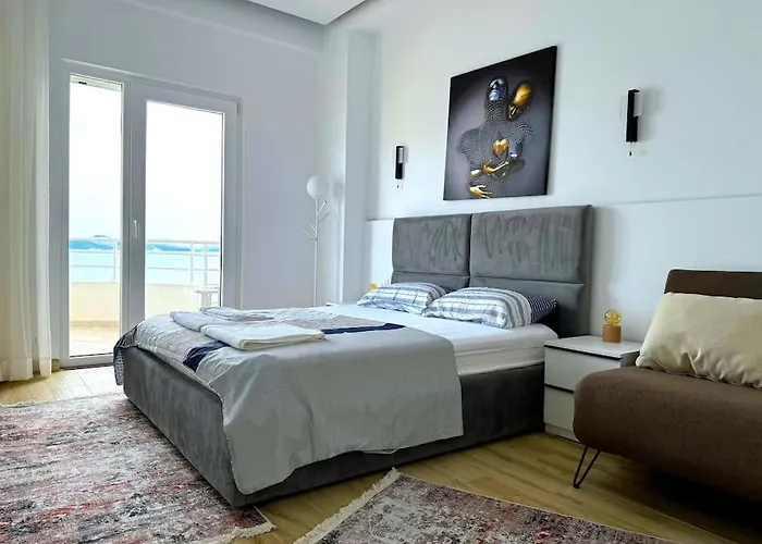 Seafront Oasis Luxury Apartment, With Sae View Apartment