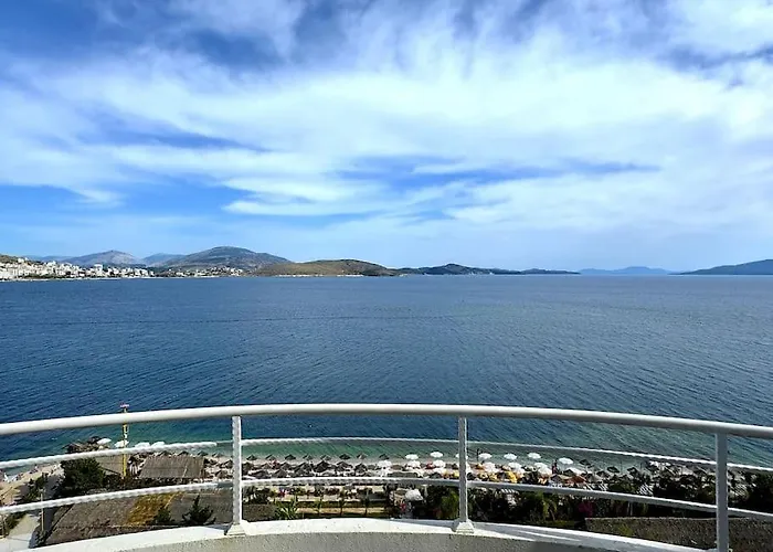 Seafront Oasis Luxury Apartment, With Sae View Apartment *