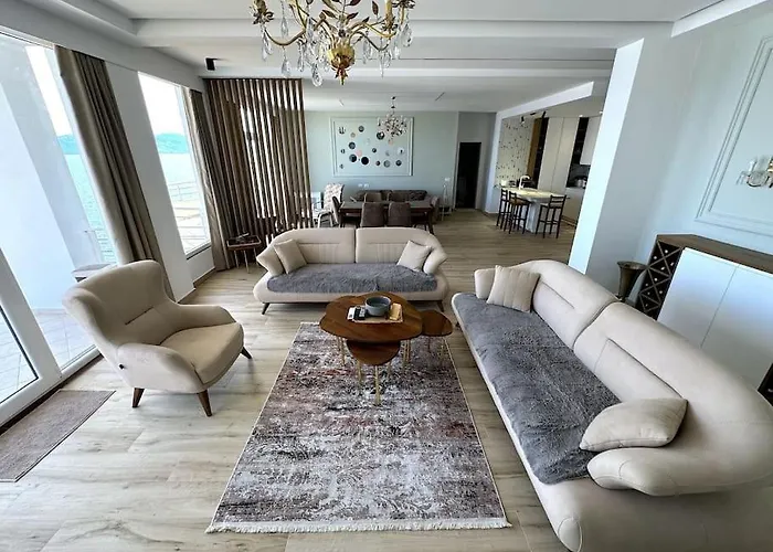 Seafront Oasis Luxury Apartment, With Sae View Apartment Sarandë