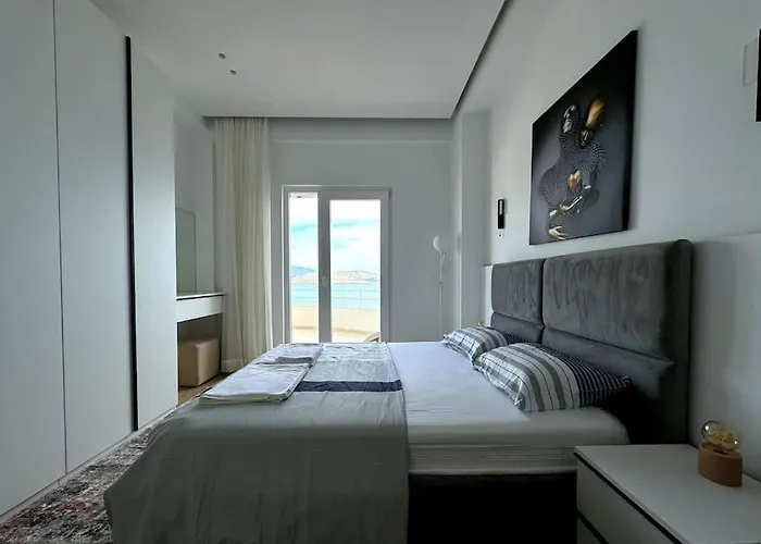 Seafront Oasis Luxury Apartment, With Sae View *